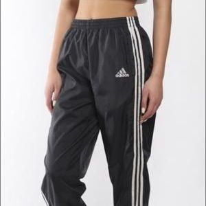Adidas vintage windbreaker pants